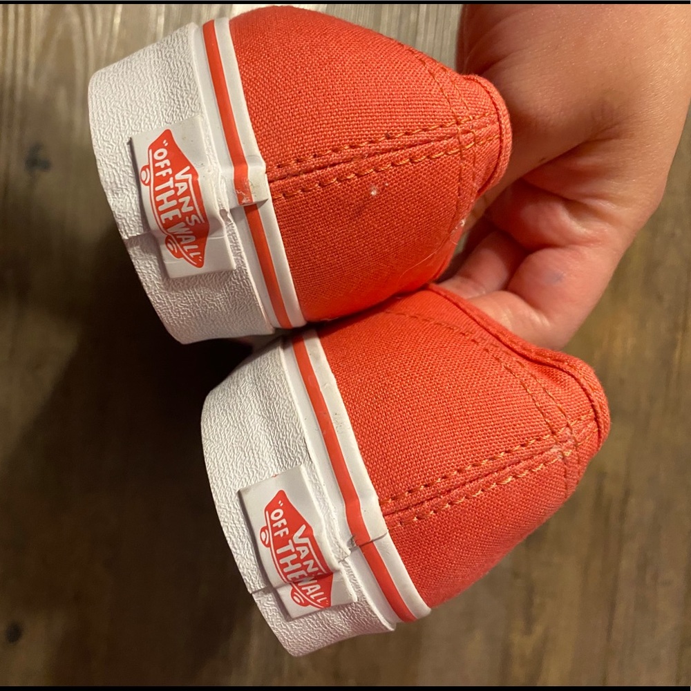 Vans - Picture 3 of 5